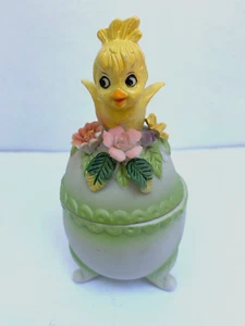 Porcelain Egg Chick Lidded Figuring Vintage Trinket Box - Picture 1 of 15