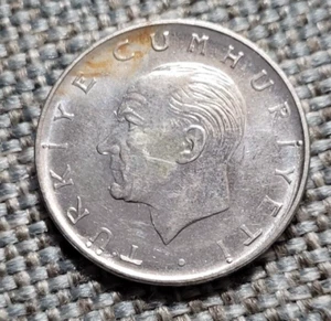 Moneta da 1 lira Turchia 1977 - Foto 1 di 2