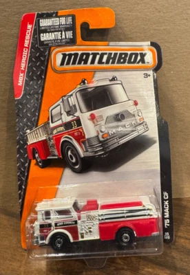 Camión de juguete Matchbox MBX Heroic Rescue (2014) rojo y blanco '75 Mack CF 55/120 Foto 1 de 4