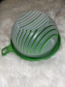 Salad Cutter bowl kitchen helper - Picture 1 of 7