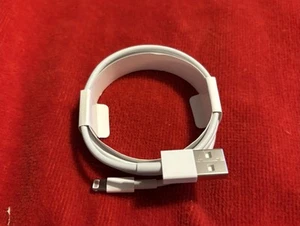 Apple Lightning Cord NEW - Photo 1 sur 5
