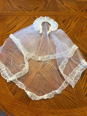Vintage 1960's little girl's 1st communion veil - Image 1 of 4