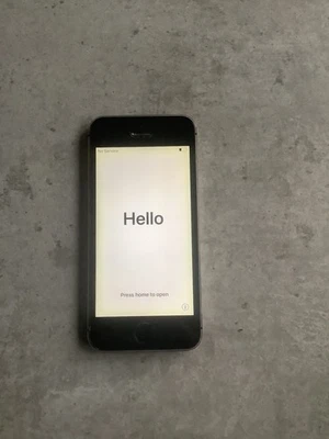 iPhone 5s 16GB black & silver Unlocked Fully Working Used Condition - Image 1 of 4