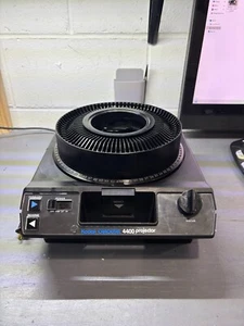 Kodak Carousel 4400 Slide Projector With Tray - Picture 1 of 4