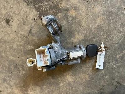 INTERRUPTOR DE ENCENDIDO TUNDRA TOYOTA CAMRY COROLLA MATRIX AVALON SCION TC RAV4 CON LLAVE Foto 1 de 3