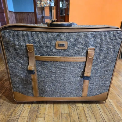 Raro De Colección Amelia Earhart British Tweed Serie Lujo Equipaje ¡Juego De 3!!  Foto 1 de 4