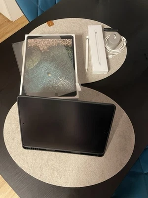 Apple iPad Pro 64GB, Wi-Fi, 10,5 Zoll, Space Grau - Bild 1 von 4