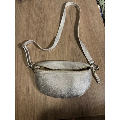 Silver Metallic Leather Pack Bag Crossbody Purse Made in Italy - Image 1 of 4