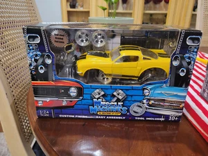 Muscle machines 1/24 66 Mustang GT-350 Yellow model kit NIB - Picture 1 of 3