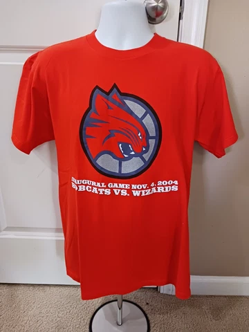 Charlotte Bobcats Vintage Inaugural November  2004 T-shirt Shirt Size Large NBA Cover