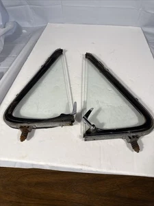 Chevrolet Corvair 1961-1964 ventanas de ventilación - Imagen 1 de 12
