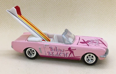 1965 FORD MUSTANG with SURF BOARDS ~ BIKINI BEACH ~ 1/64 - JOHNNY LIGHTNING - Image 1 of 4