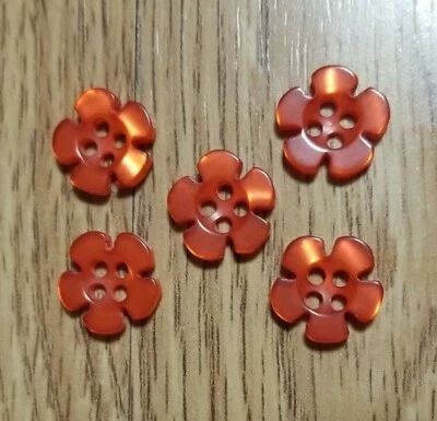 5 Red Daisy Like Flower Novelty Buttons - Shiny Hard Plastic - Image 1 of 4