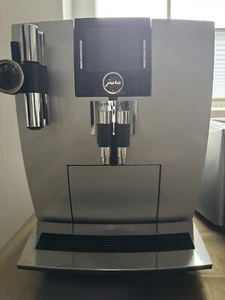 JURA IMPRESSA J9.3 One Touch 3,5 Zoll TFT Kaffeevollautomat - Brillantsilber - Bild 1 von 5