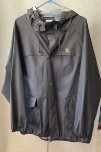 PREOWNED BASS PRO SHOP MEN’S RAIN JACKET WITH HOOD SIZE L - Picture 1 of 4