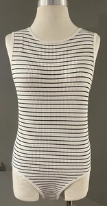 Body sin mangas acanalado a rayas blanco y negro Aura para mujer talla XL/XXL ¡USADO EN EXCELENTE ESTADO! - Imagen 1 de 10