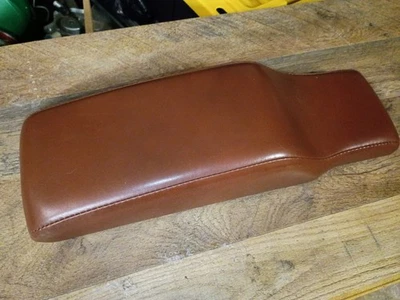 Крышка центральной консоли 1991-93 Cadillac Deville/Fleetwood/Allante / подлокотник КОРИЧНЕВАЯ  - Изображение 1 из 4