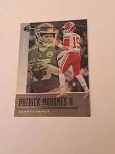 2019 Illusions Football Patrick Mahomes #52 Chiefs In Toploader - Picture 1 of 5