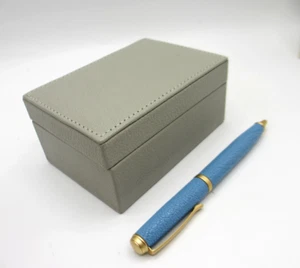Caja de Cuero Pequeña Forro de Gamuza Gris Imagen Gráfica Nueva - Imagen 1 de 10