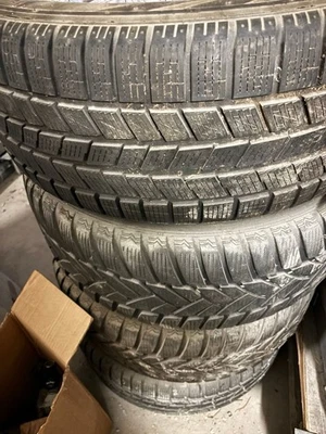 Felgen mit Reifen - Bild 1 von 3