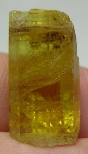 15.40ct Cambodia Raw Rough Yellow Beryl Heliodor Stick Crystal Specime 3.0g 21mm - Picture 1 of 8