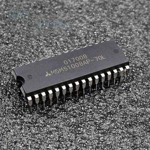 Set Of 3 X M5M51008AP-70L MITSUBISHI - CMOS Static RAM 132K-Word X 8-Bit DIP32 - Picture 1 of 1