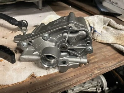 2011 BMW 335xi 335i N55 E90 E92 Oil Pump 11417573747 - Image 1 of 4
