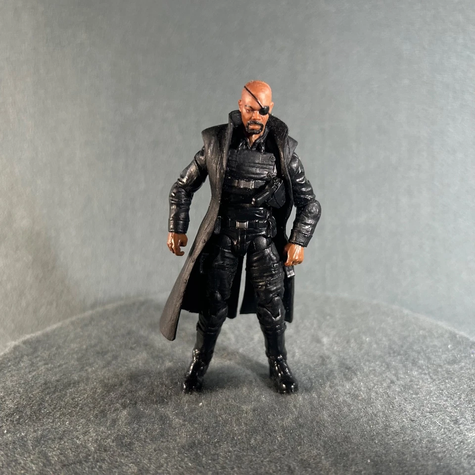 Экшн-фигурка Marvel Universe Avengers Nick Fury 3,75 дюйма Hasbro - Изображение 1 из 4