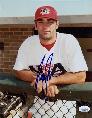 Foto Brillante 8x10 Firmada por el Equipo Conor Jackson EE. UU. Autenticada por JSA Foto 1 de 2