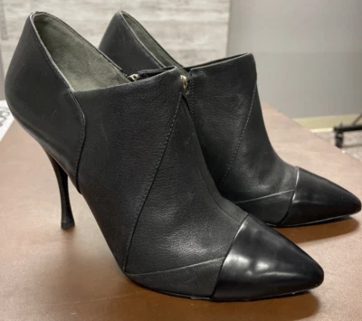 Tory Burch Lorelei Charcoal Gray Black Leather Point Toe Ankle Bootie Size 8.5 M - Image 1 of 4