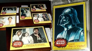 1977 Topps Star Wars #196 Lord Darth Vader S3 (giallo + 4) quasi nuovo-nm+ /lotto figurine - Foto 1 di 14