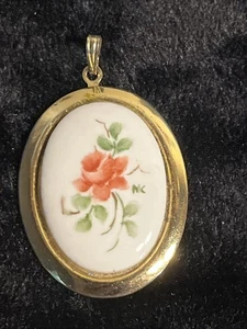 Colgante ovalado vintage pintado a mano tono oro rosa - Imagen 1 de 11