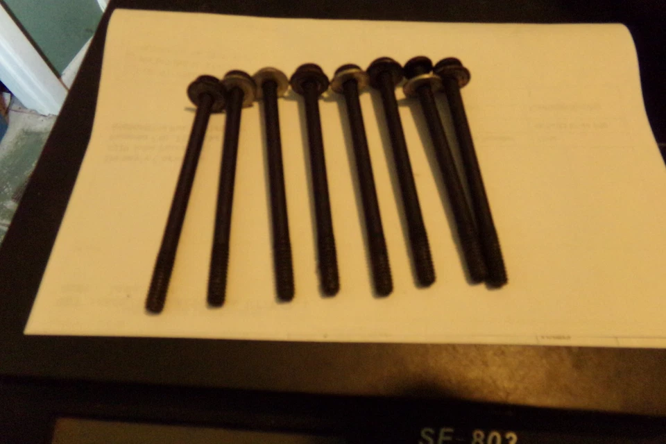 Chevrolet 1986-1987 Corvette Valve Cover Bolts and Washers 12338092 QTY 8 - Image 1 of 1