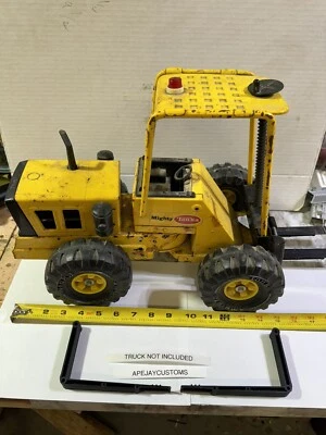 1 Pair of forks (2) to fit a Mighty Tonka Vintage Metal Forklift XR-101 3989 - Image 1 of 3