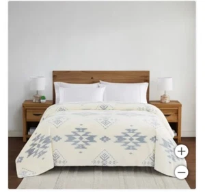 Pendleton Plush Blanket, Velvety Soft, Polyester, Birch Tree - Queen size - Picture 1 of 5