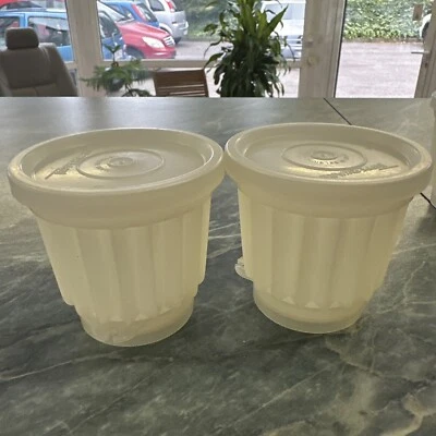 2er Set Tupperware Puddingform/Eisform Sturzform mit Deckel Beige - Bild 1 von 4