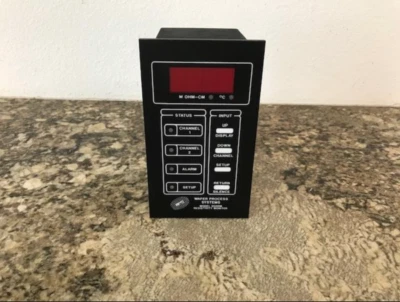 SISTEMAS DE PROCESO DE OBLEAS MONITOR DE RESISTIVIDAD 900RM Foto 1 de 4