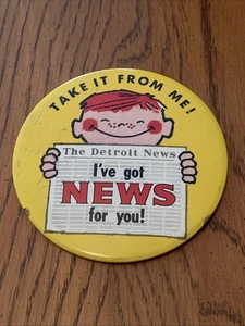 Prendedor de botón de periódico de colección Detroit News - Michigan  - Imagen 1 de 3
