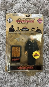 James Bond 007 Limited Edition Auric Goldfinger Actionfigur Nr. 28022 - Bild 1 von 6