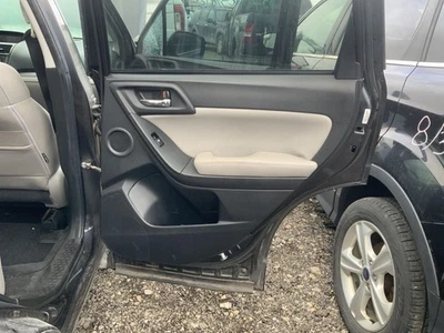 FORESTER  2015 Door Trim Panel Rear 1414706 Foto 1 de 4