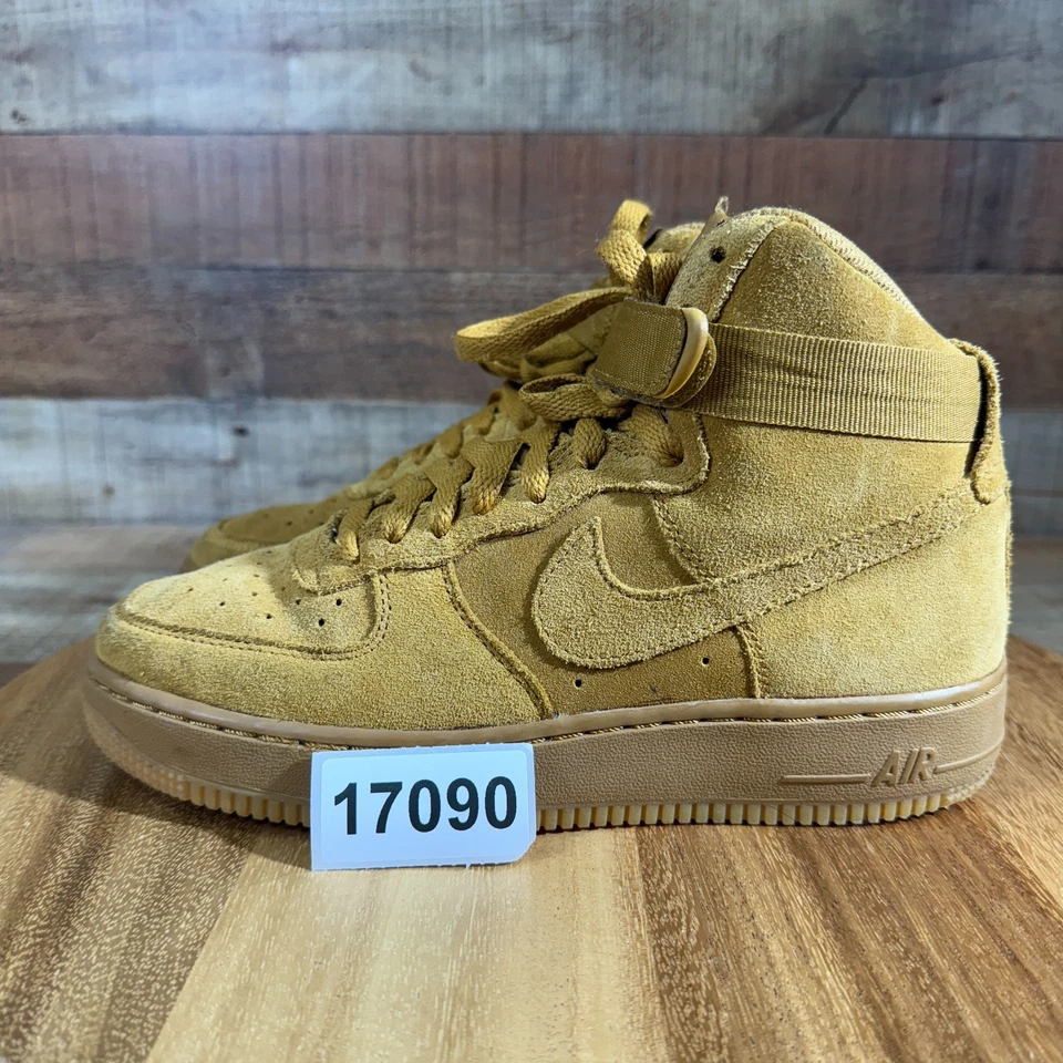 Nike Air Force Zapatos Jóvenes Niños 6Y Se Ajusta a Mujeres 7.5-8 Gamuza Tostado 1 Alto LV8 Con Cordones Foto 1 de 1