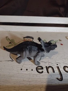 7" Dolgen Triceratops Dinosaur Action Figure - Picture 1 of 5