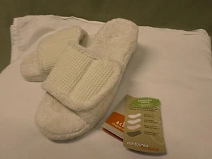 3585M Acorn Spa Slipper Med 6.5-7.5 Adjustable Strap Beige Contoured Footbed NEW - Picture 1 of 8