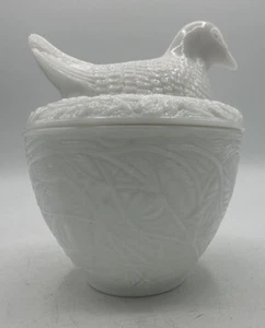 AVON Bird On Nest White Milk Glass Dish Lidded Powder Jar Bowl Container - Picture 1 of 9