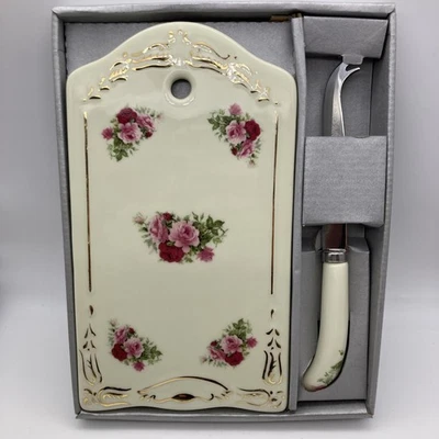 Tabla de queso de cerámica Formalities by Baum Bros con cuchillos a juego rosas NUEVO en caja Foto 1 de 4