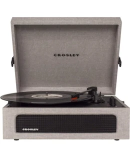 Crosley Voyager Lettore disco portatile vintage vinile Bluetooth CR8017A grigio - Foto 1 di 4