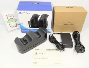Oficjalna stacja dokująca do ładowania Sony DUALSHOCK4 CUH-ZDC1J z pudełkiem PS4 - Zdjęcie 1 z 16