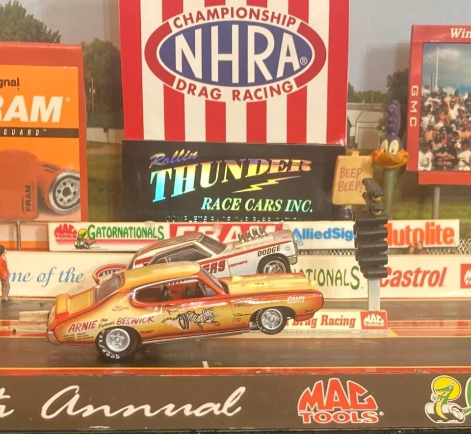 АРНИ ФЕРМЕР BESWICK 1969 ПОНТИАК GTO СУДЬЯ NHRA DRAG STRIP ЛЕГЕНДЫ НОВОМ НА КАРТЕ - Изображение 1 из 4