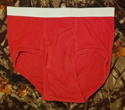 ¿Calzoncillos acanalados vintage para hombre Hanes? Ropa interior roja mediana  Foto 1 de 4