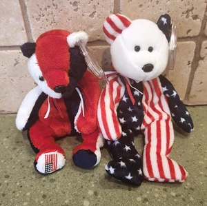 2 BEANIE BABY BEARS PELUCHE CON ETIQUETAS 1999/PLANTILLA~2001 PATRIOTA ROJO BLANCO AZUL~BANDERA - Imagen 1 de 15